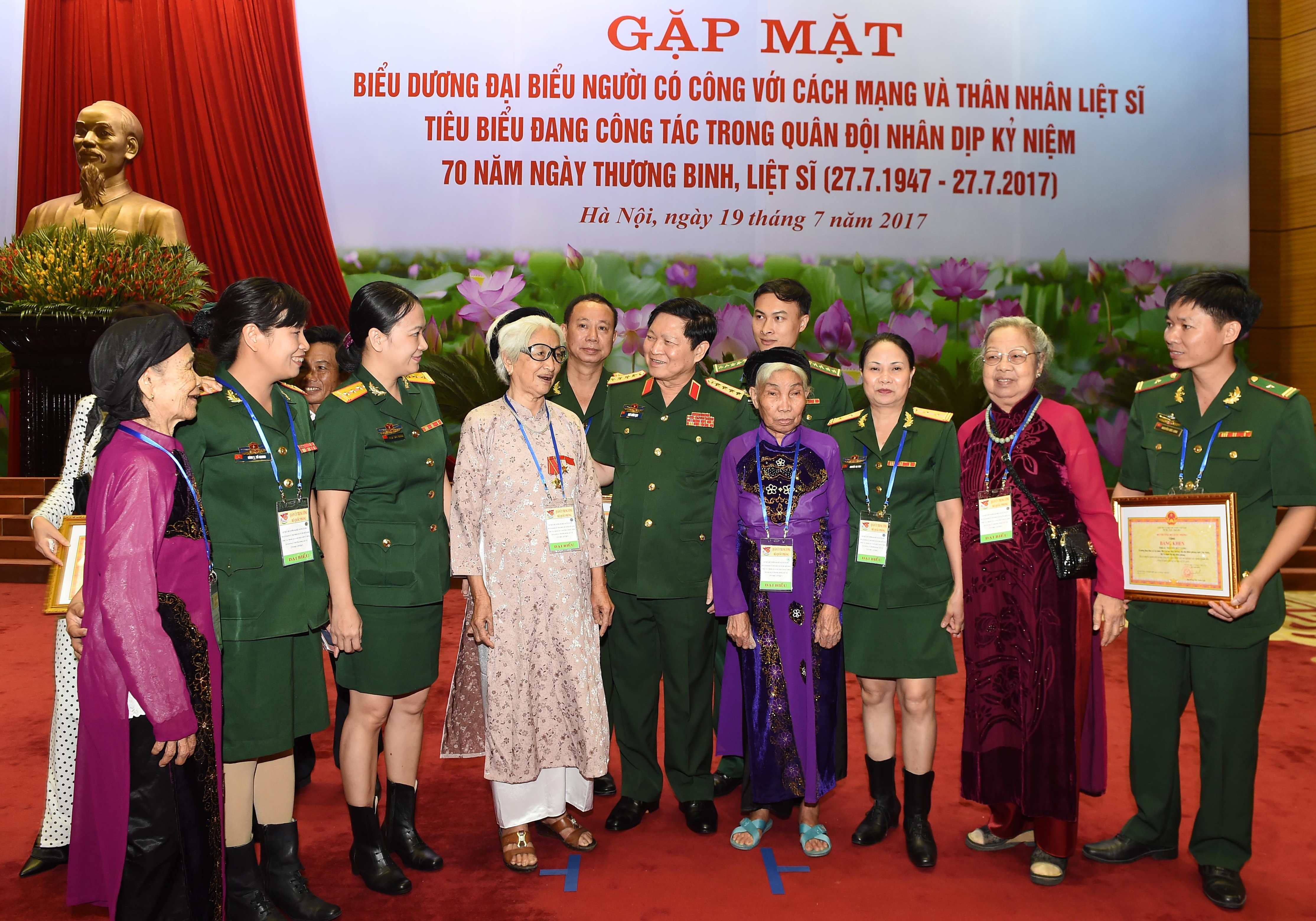 Nắm chắc chủ trương, đường lối của Đảng, toàn quân tiếp tục phấn đấu hoàn thành xuất sắc nhiệm vụ quân sự, quốc phòng